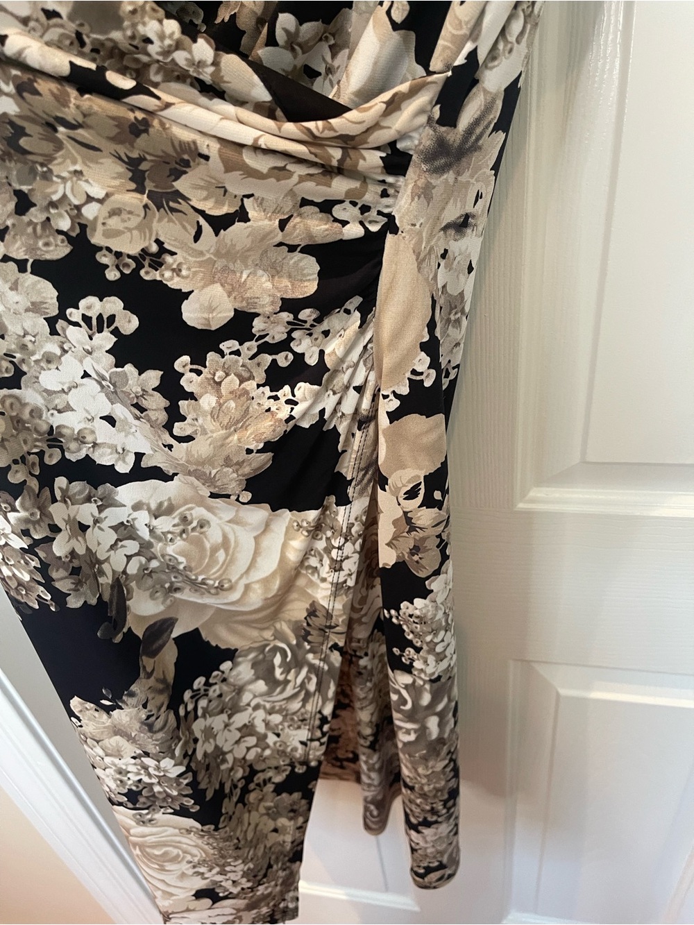 connected apparel Black and Cream Floral Midi Dress with Keyhole - Picture 10 of 16